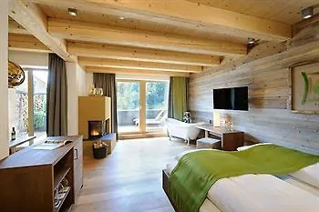 ホテル ダス ゴールドベルク 5*